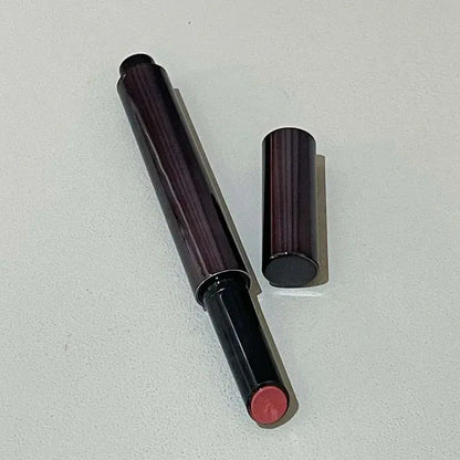 Mirror Lipstick Has A Smooth Texture Rich Color And Film Forming That Won't Dry Out Or Get Stuck Moisturizing And Pouty Lips High Class Cosmetics