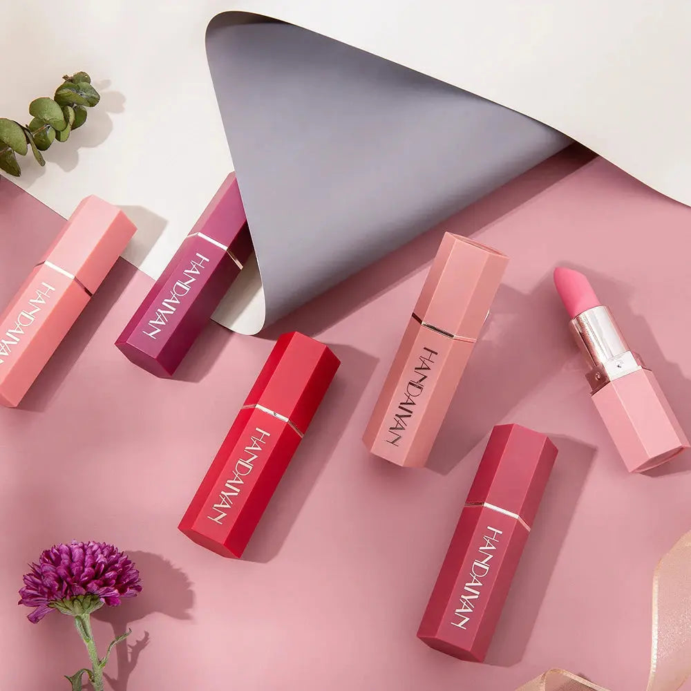 6-Color Matte Lipstick , Non-Fading, Non-Stick Cup Long-Lasting Velvet Finish, Smooth Matte Lip Color Waterproof Smudge-proof High Class Cosmetics