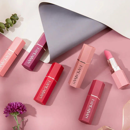 6-Color Matte Lipstick , Non-Fading, Non-Stick Cup Long-Lasting Velvet Finish, Smooth Matte Lip Color Waterproof Smudge-proof High Class Cosmetics