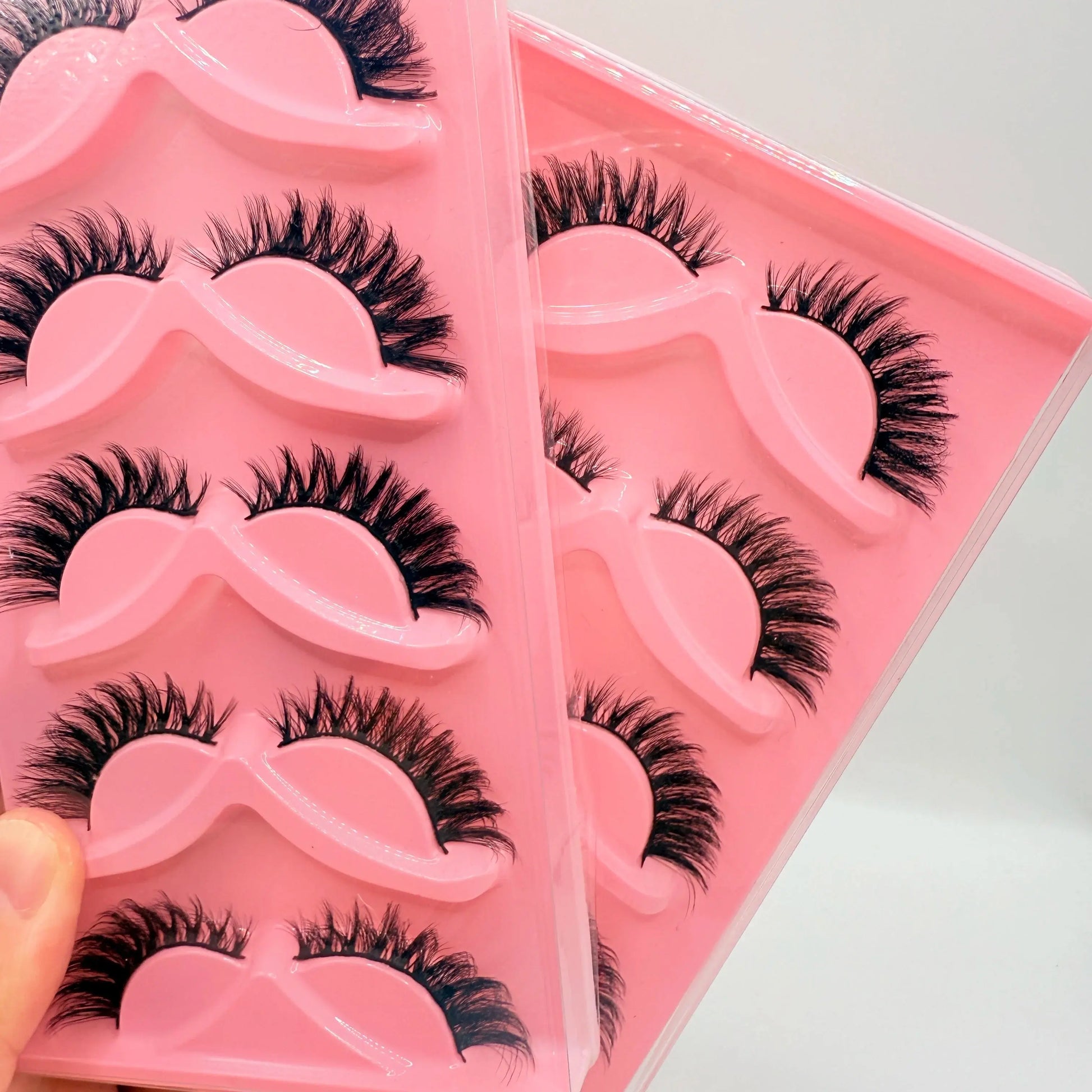 Hot Selling Makeup 5 Pairs Cat Eye Lashes Faux False Eyelashes Dramatic Volume Strip Lashes High Class Cosmetics