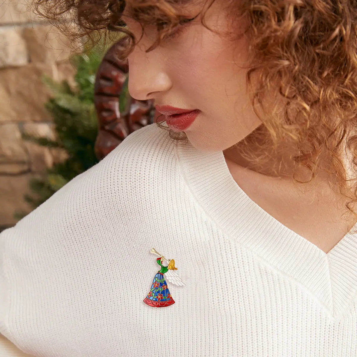 Beaut&Berry Elegant Enamel Speaker Angel Brooches for Women Character Pins Friends Party Gifts Banquet Jewellery Accessories High Class Cosmetics